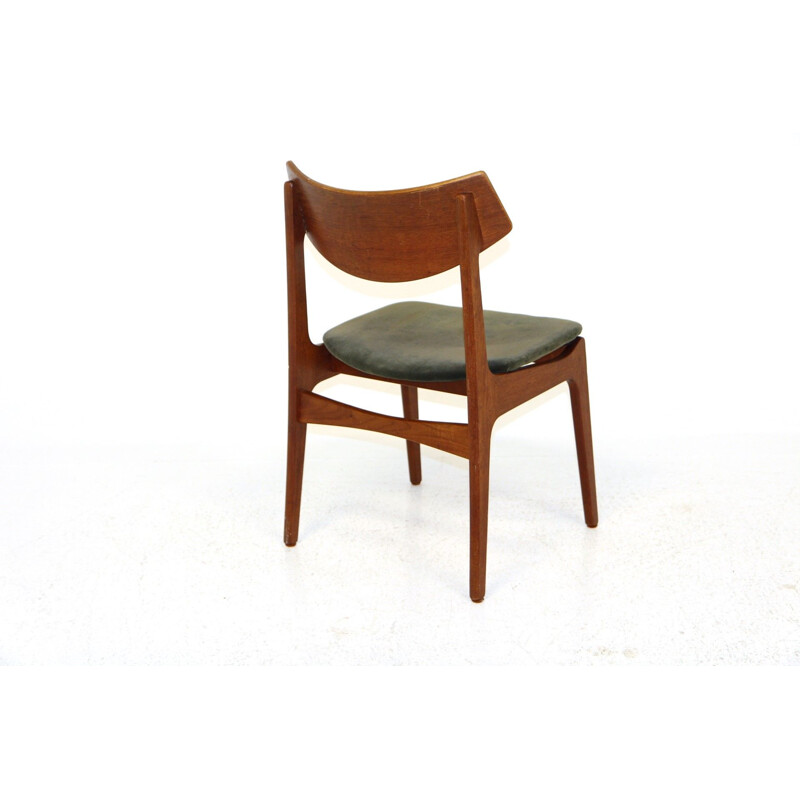 Set van 4 vintage teakhouten stoelen van Erik Buch, Denemarken 1960