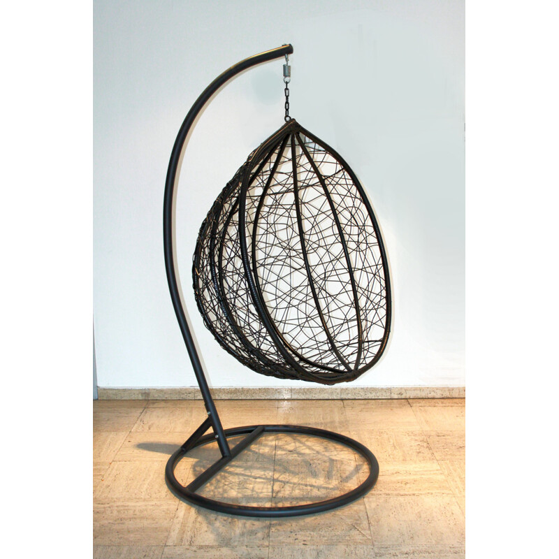 Vintage egg-shaped hanging armchair