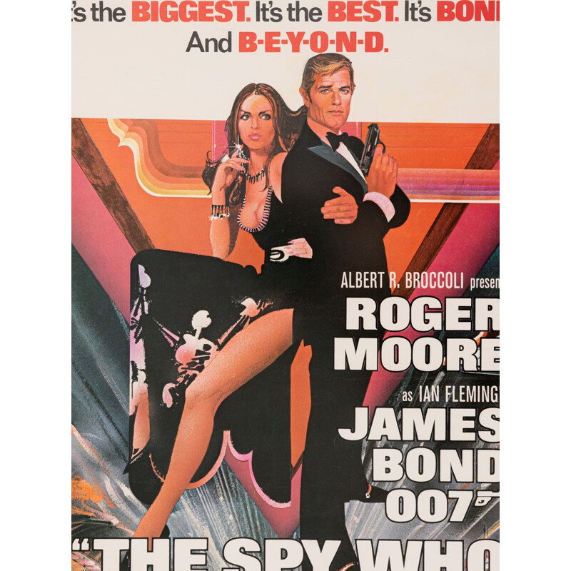 Cartaz de filme vintage "The Spy Who Loved Me" em madeira de Roger Moore para Bob Peak, 1977