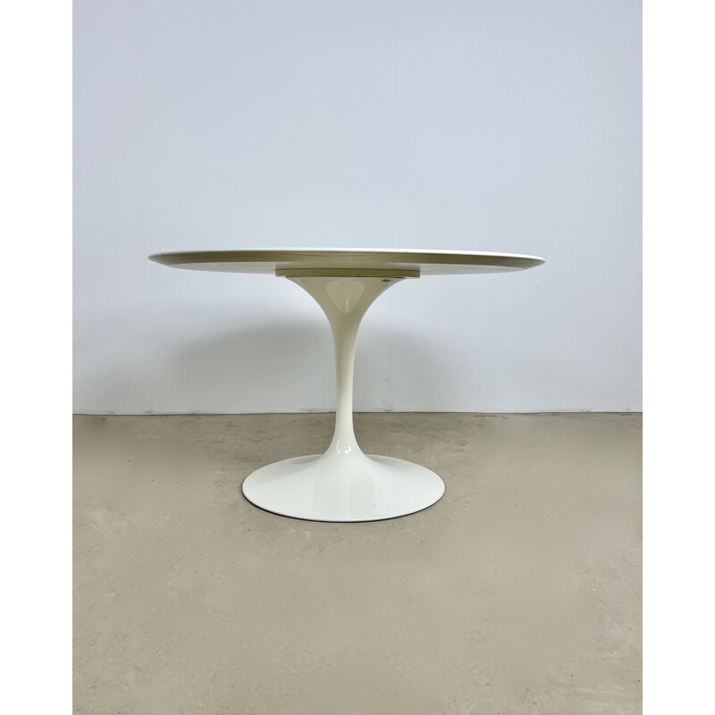 Table vintage blanc par Eero Saarinen pour Knoll International, 1960