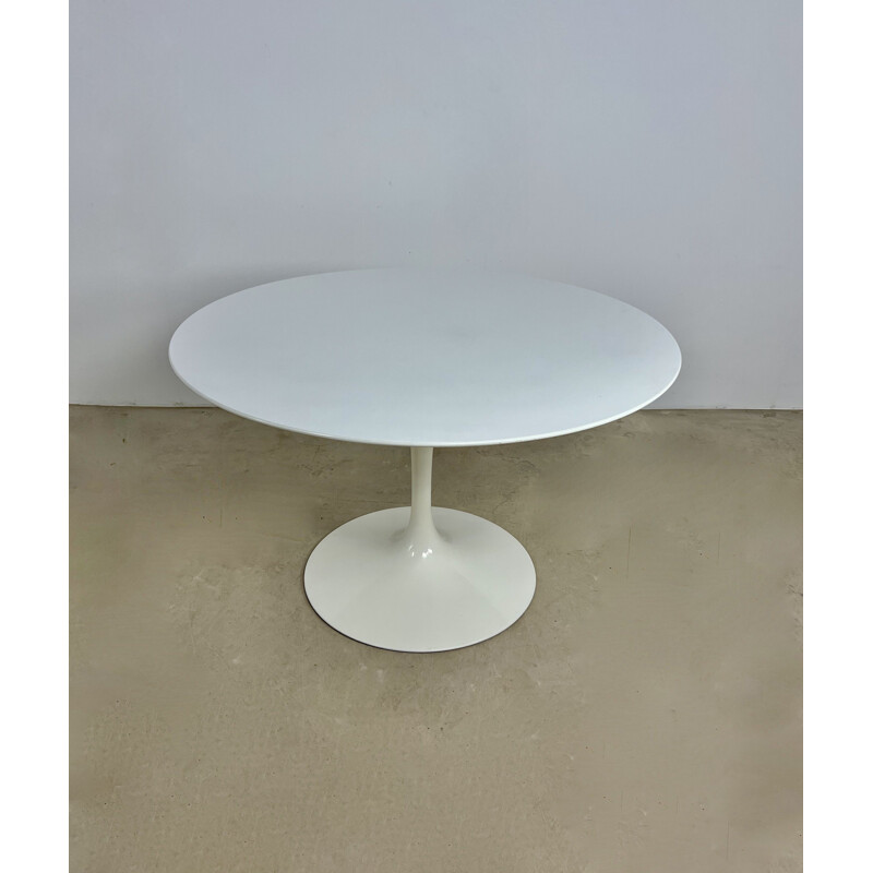 Table vintage blanc par Eero Saarinen pour Knoll International, 1960