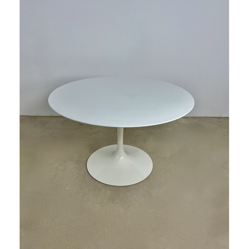 Vintage white table by Eero Saarinen for Knoll International, 1960