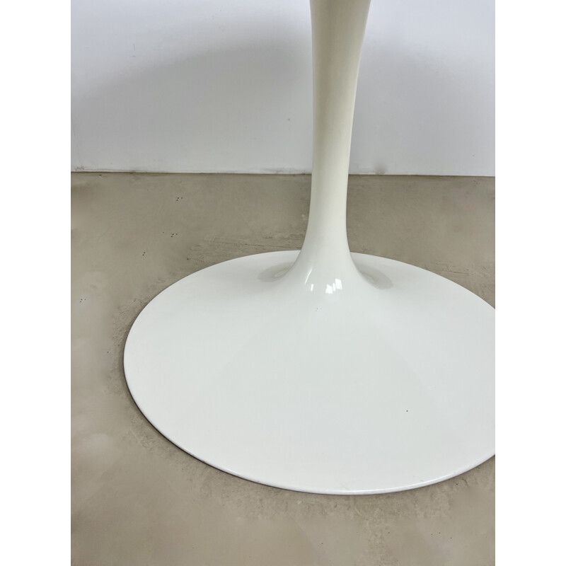 Vintage white table by Eero Saarinen for Knoll International, 1960