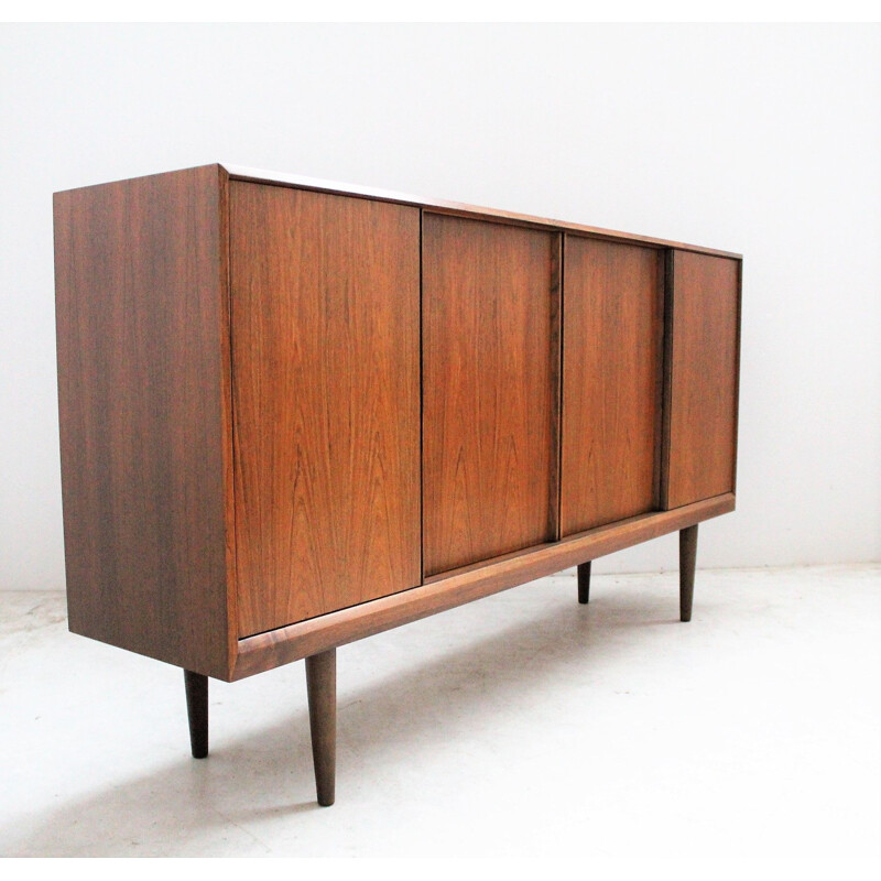 Scandinavian vintage sideboard in rosewood with 4 sliding doors