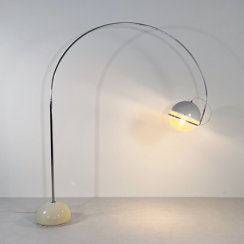 Vintage Focus arc floor lamp by Fabio Lenci for Guzzini, 1970s