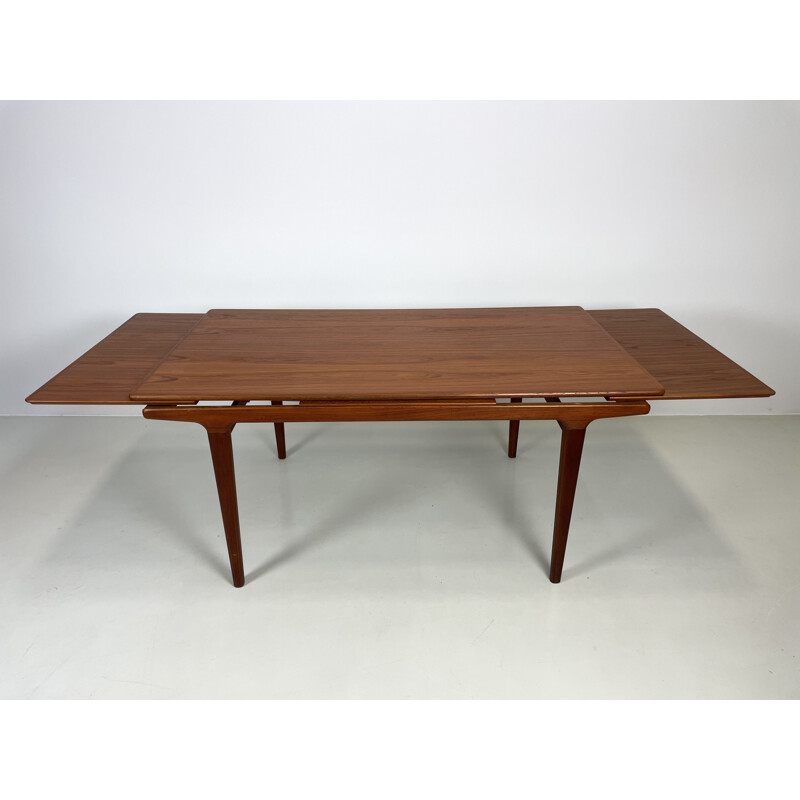 Danish vintage dining table by Johannes Andersen for Ulrum Mobelfabrik, 1960s