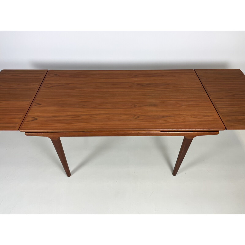 Danish vintage dining table by Johannes Andersen for Ulrum Mobelfabrik, 1960s
