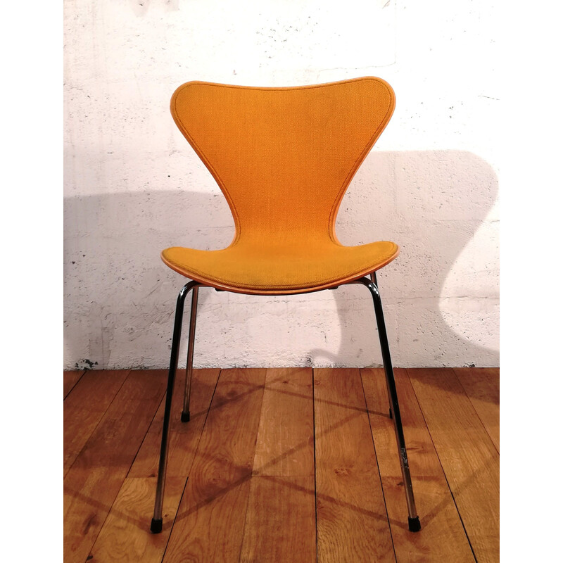 Pair of vintage "ant" chairs by Arne Jacobsen for Fritz Hansen, 1950