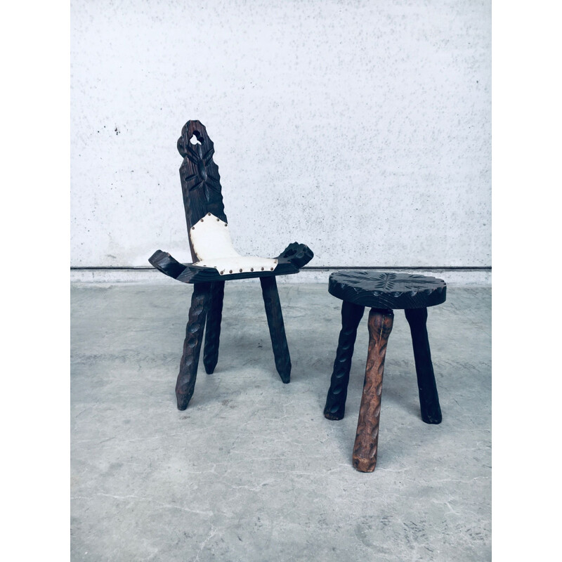 Chaise et tabouret tripodes vintage brutalistes espagnols en bois, 1960