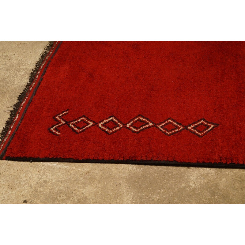 Grand tapis marocain en laine rouge et noir - 1970 