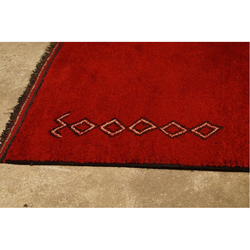 Large Moroccan carpet in red and black wool - 1970s