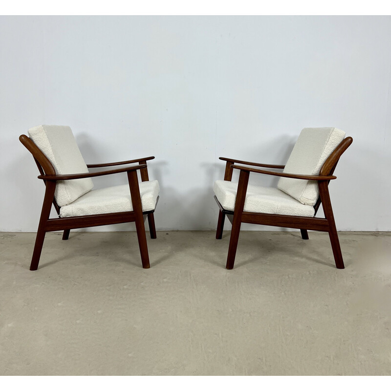 Paire de fauteuils danois vintage en bois et tissu de couleur blanc par Niels Kofoed, 1960