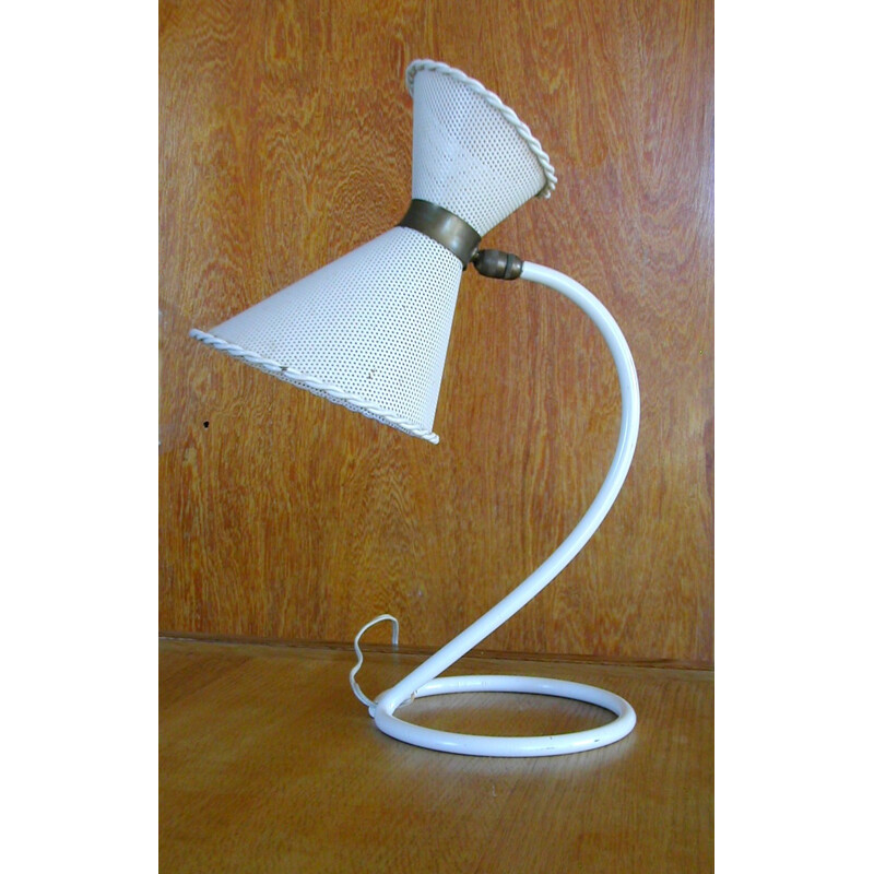 Lámpara vintage de metal perforado blanco, 1950