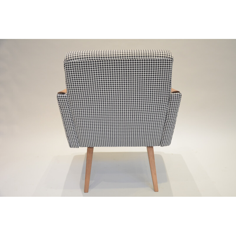 Mid-century armchair in oak and fabric with houndstooth motif - 1960s