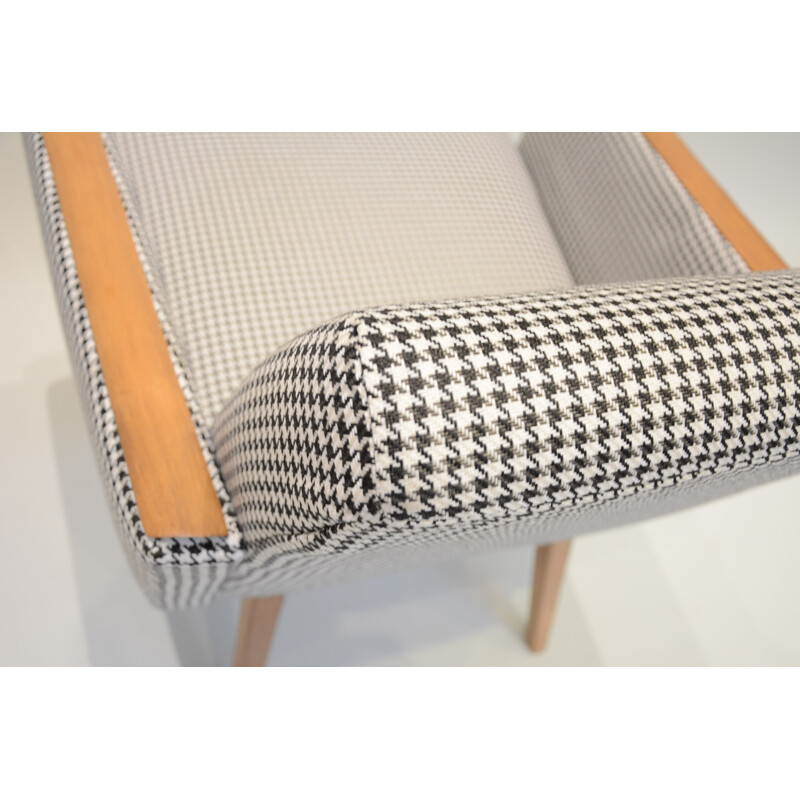 Mid-century armchair in oak and fabric with houndstooth motif - 1960s