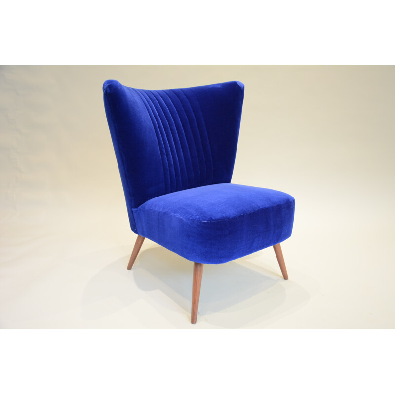 Blue velvet cocktail chair in oak - 1950s