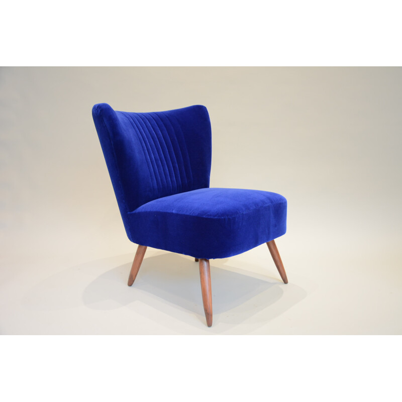 Blue velvet cocktail chair in oak - 1950s