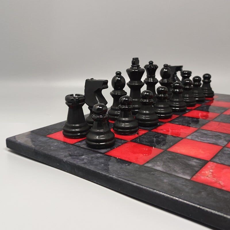 Vintage red and black chess set in volterra alabaster handmade, Italy 1970s