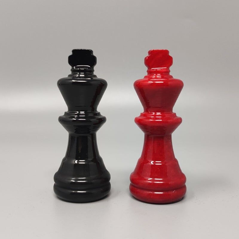 Vintage red and black chess set in volterra alabaster handmade, Italy 1970s