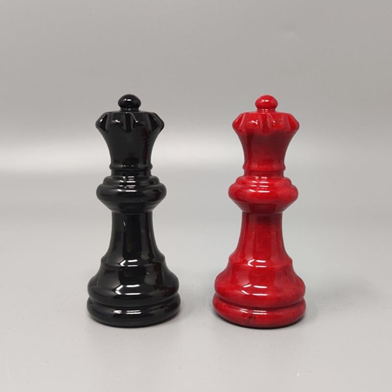 Vintage red and black chess set in volterra alabaster handmade, Italy 1970s