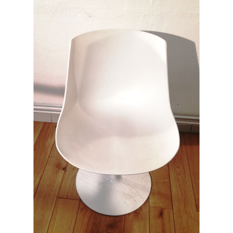 Vintage plastic tulip chair