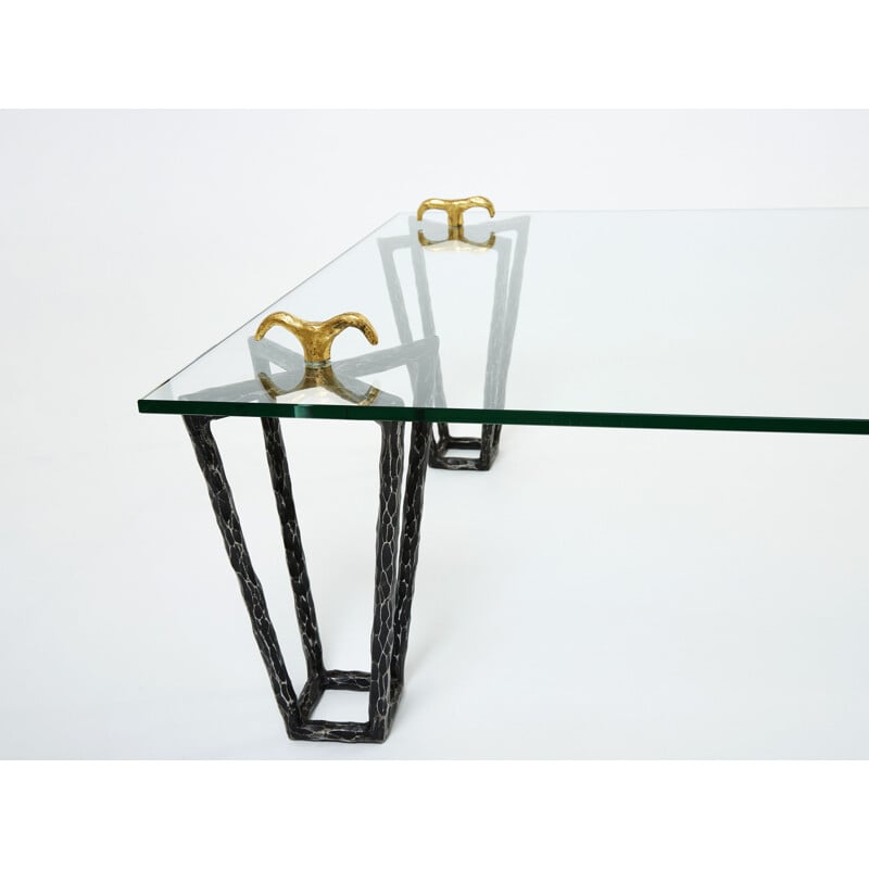 Table basse vintage en fer forgé martelé doré par Garouste & Bonetti, 1995