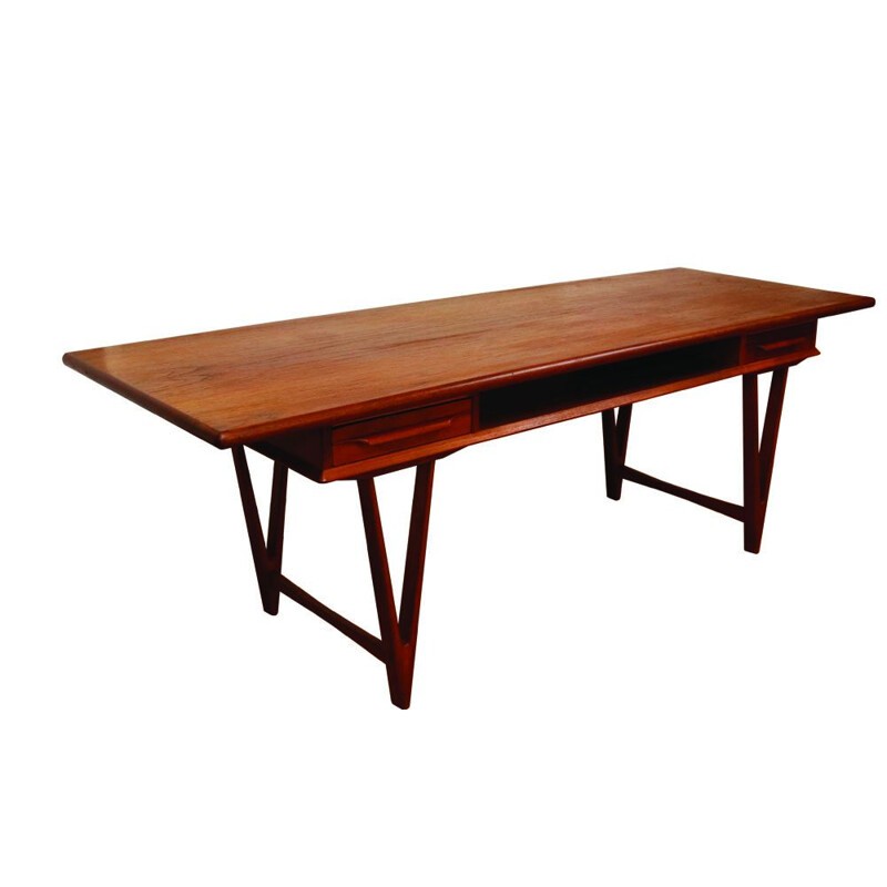 Vintage teak coffee table model 32 by E.W.Bach for Mobelfabrikken Toften, Denmark 1960.