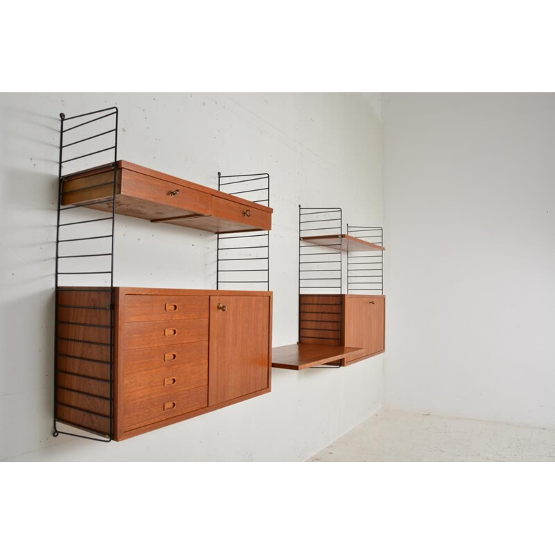 Scandinavian vintage teak shelving system by Nisse Strinning, 1960