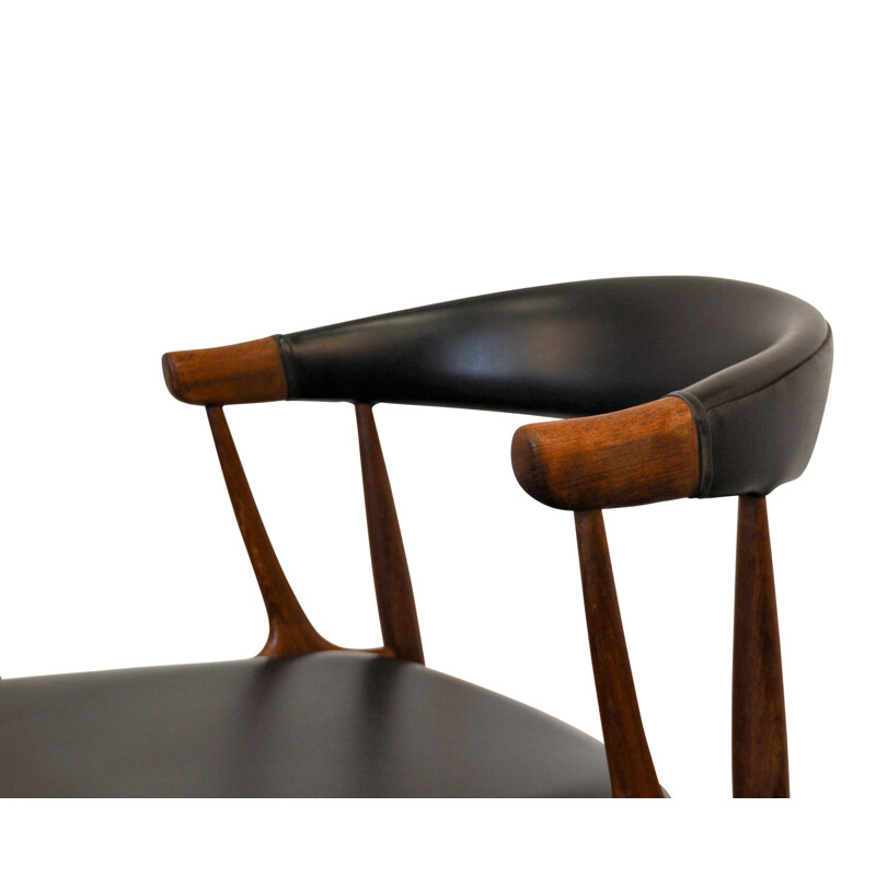 Suite de 4 chaises scandinaves en teck et skaï noir, Johannes ANDERSEN - 1960