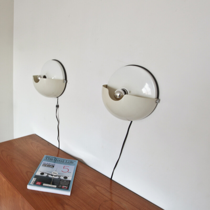 Pair of Italien iGuzzini wall lamps - 1970s