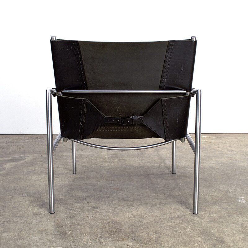 Fauteuil "SZ02" 't Spectrum en métal chromé et cuir noir, Martin VISSER - 1960