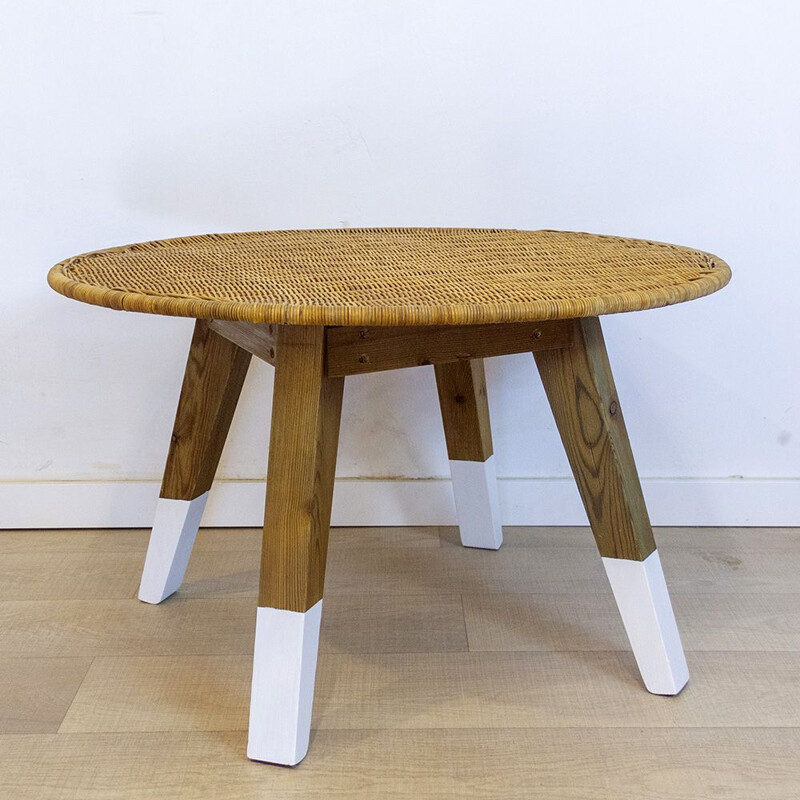 Round vintage pine and wicker coffee table, Spain 1990