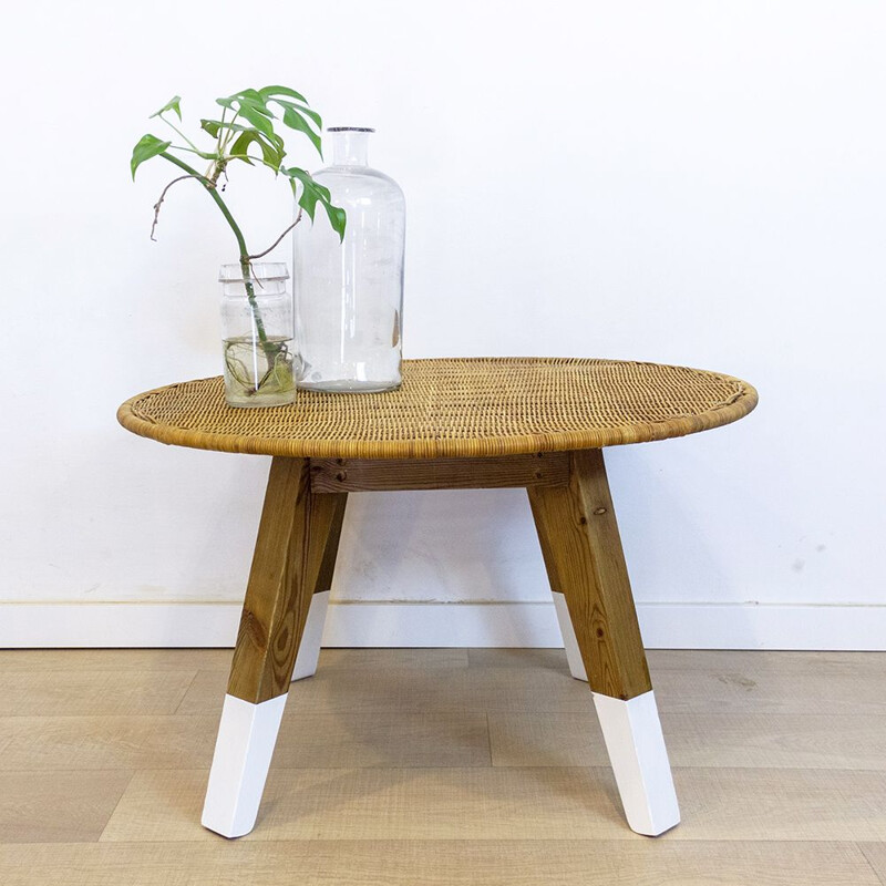 Round vintage pine and wicker coffee table, Spain 1990