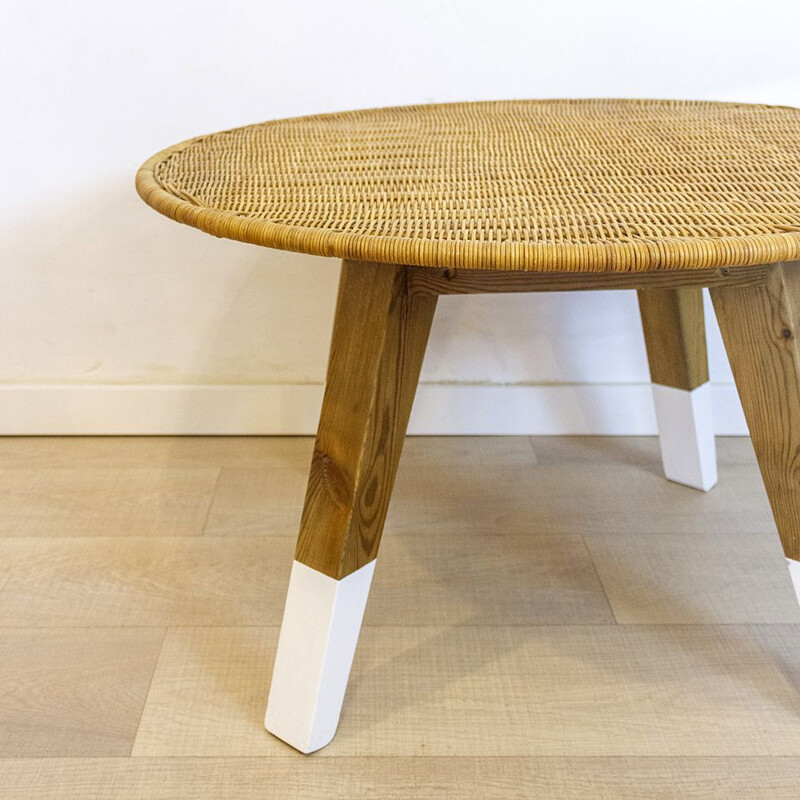 Round vintage pine and wicker coffee table, Spain 1990