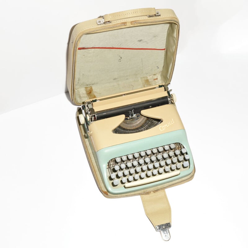 Machine à écrire vintage Consul, Tchécoslovaquie 1964