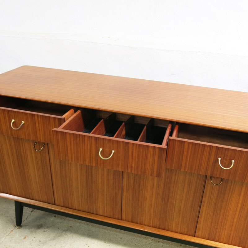 Credenza vintage in tola su gambe da ebanista di E Gomme per G-Plan, Regno Unito 1950