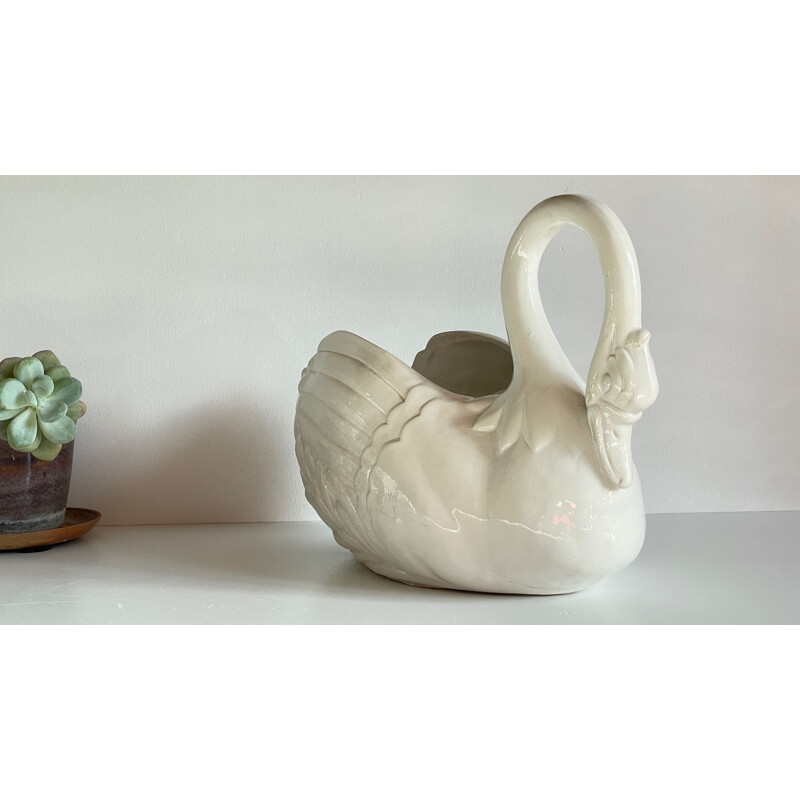 Vintage swan pot in ceramic