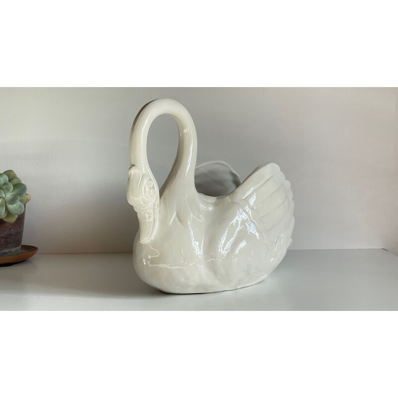 Vintage swan pot in ceramic