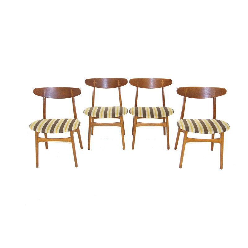 Set van 4 vintage eiken stoelen van Hans J. Wegner voor Carl Hansen