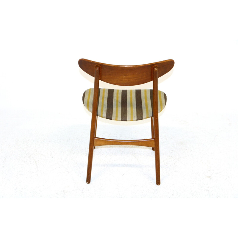 Set van 4 vintage eiken stoelen van Hans J. Wegner voor Carl Hansen