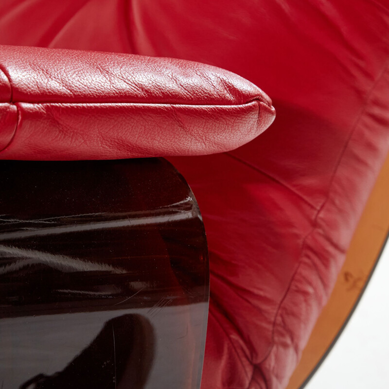 Fauteuil vintage en cuir rouge Marsala par Michel Ducaroy pour Ligne Roset