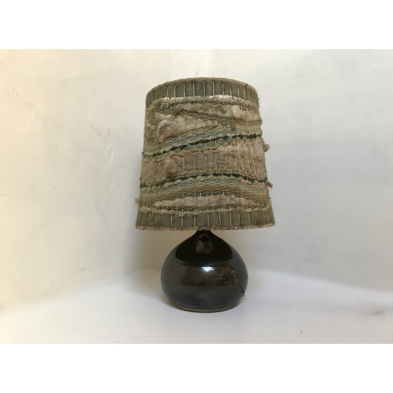 Vintage-Lampe aus Steingut mit einem Lampenschirm aus Wolle