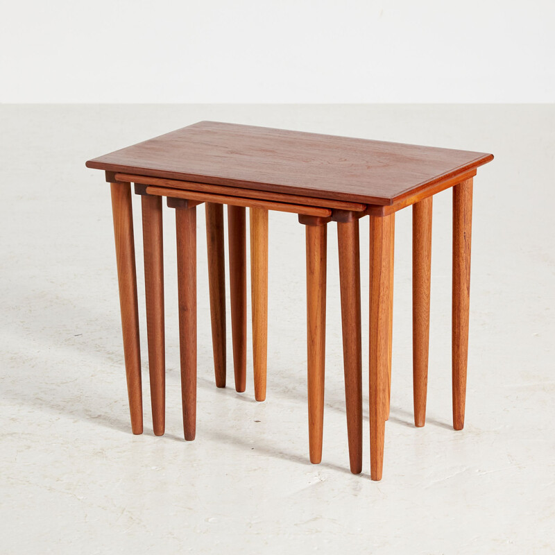 Tables gigognes vintage en teck, 1960