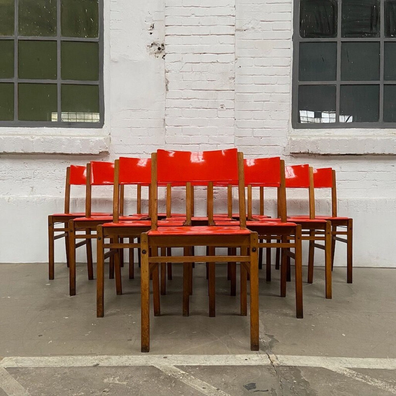 Ensemble de 24 chaises rouges vintage, République tchèque 1960-1970