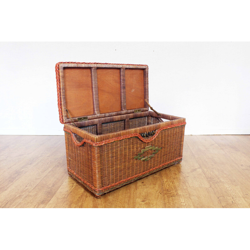 Vintage wicker trunk, 1970