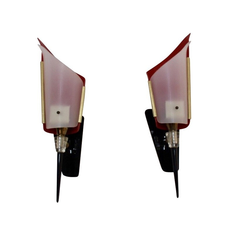 Pair of Italian Stilnovo wall lamps in red plastic and brass - 1950s