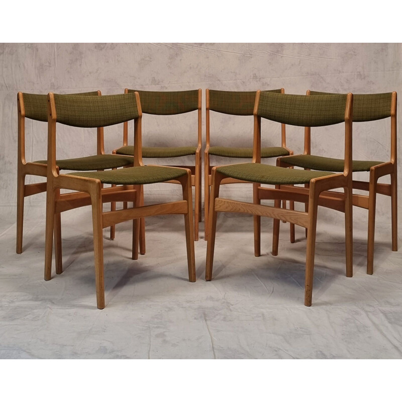 Set of 6 vintage Scandinavian oakwood chairs by Erik Buch, 1960