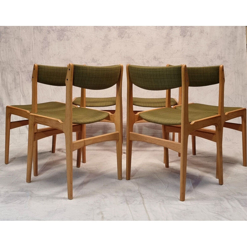 Set of 6 vintage Scandinavian oakwood chairs by Erik Buch, 1960