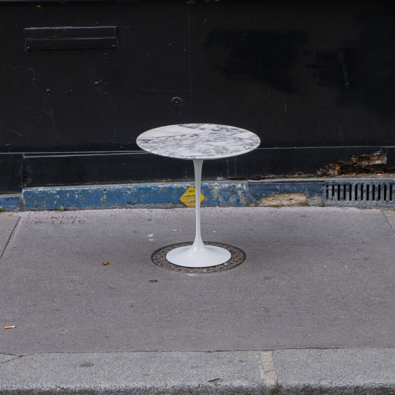 Vintage Calacatta marble pedestal table by Eero Saarinen for Knoll, 1957