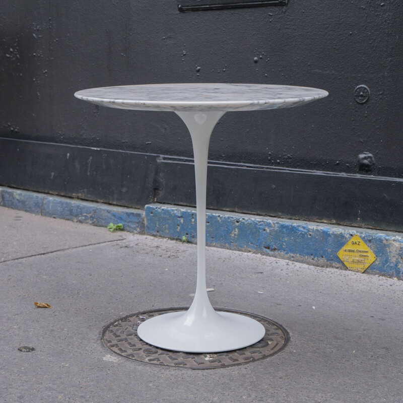 Vintage Calacatta marble pedestal table by Eero Saarinen for Knoll, 1957